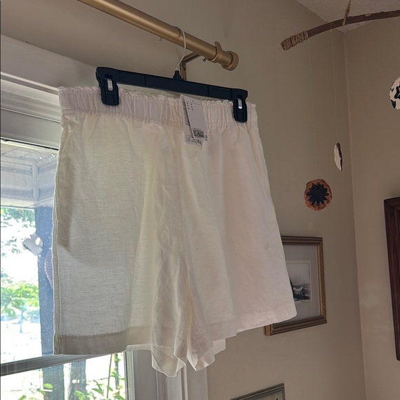 H&M White High Waist Linen Blend Shorts - Picture 1 of 3